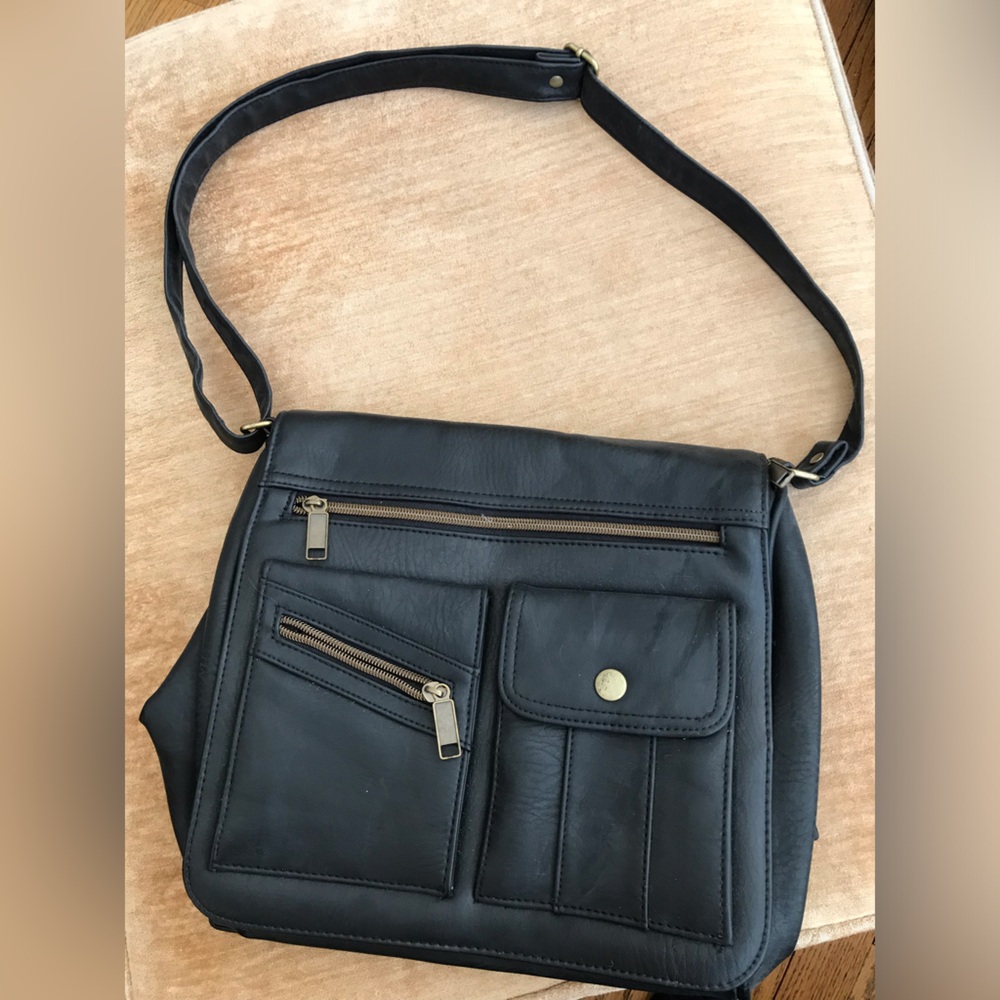 Black Crossbody Bag with Multiple Pockets